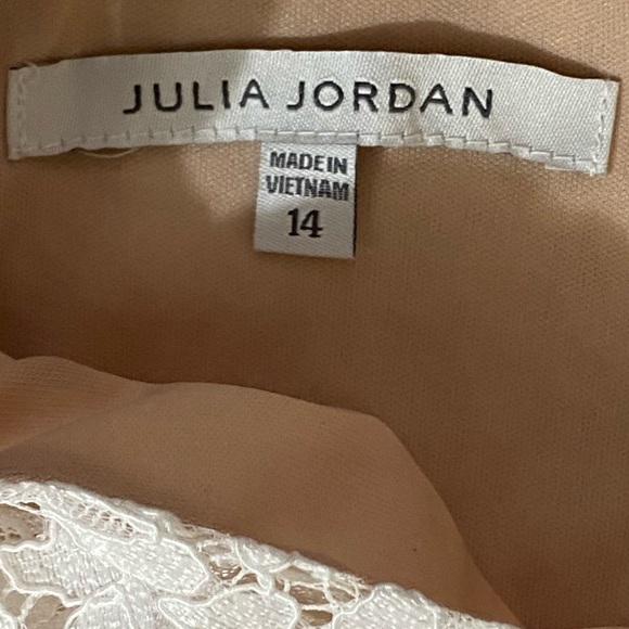NWT Julia Jordan Knot Neck Halter Lace Ivory / Nude Jumpsuit Size 14. - Picture 13 of 15
